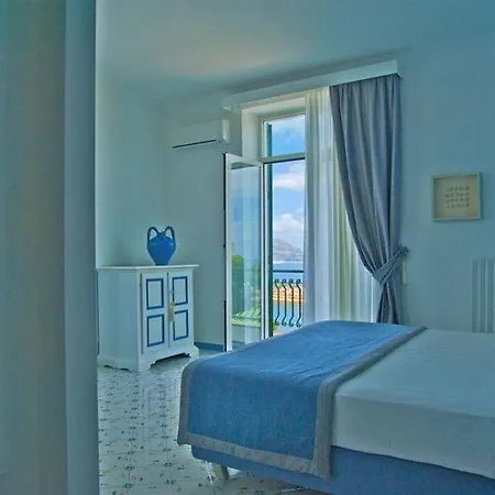 Hotel Cala Moresca 4*