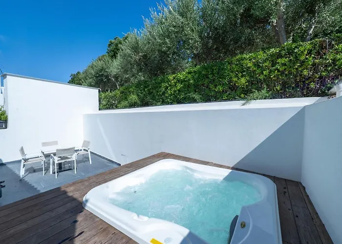 Cala Moresca 4*
